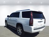 Used 2017 Cadillac Escalade Luxury image 3