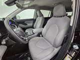 Used 2023 Toyota Highlander L image 5