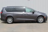 Used 2022 Chrysler Pacifica Touring-L image 2
