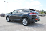 Used 2020 Volkswagen Atlas Cross Sport SE w/ Towing Package image 5
