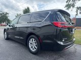 Used 2023 Chrysler Pacifica Touring-L image 5