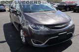 Used 2017 Chrysler Pacifica Touring-L image 2