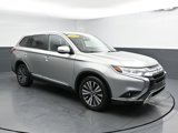 Used 2019 Mitsubishi Outlander SE image 2