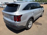 Used 2022 Kia Sorento LX image 2