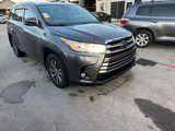 Used 2018 Toyota Highlander SE image 2