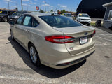 Used 2017 Ford Fusion SE w/ Fusion SE Technology Package image 3