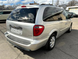 Used 2006 Chrysler Town & Country Touring image 3
