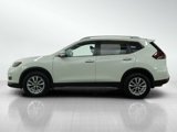 Used 2020 Nissan Rogue SV image 2