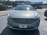 Used 2015 Hyundai Sonata SE w/ Option Group 02 image 2