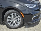 New 2025 Chrysler Pacifica Pinnacle image 3