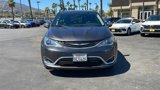 Used 2018 Chrysler Pacifica Limited image 3