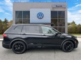 Certified 2022 Volkswagen Tiguan SE R-Line image 2