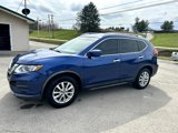 Used 2018 Nissan Rogue SV image 2