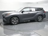Used 2022 Toyota Highlander XLE image 4