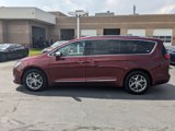 Used 2018 Chrysler Pacifica Limited image 2