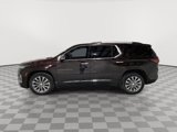 Used 2023 Chevrolet Traverse Premier image 2