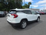 Used 2024 GMC Terrain SLE image 3