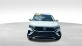 Used 2022 Volkswagen Taos SE w/ Panoramic Sunroof Package image 2