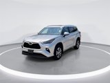 Used 2023 Toyota Highlander XLE image 3