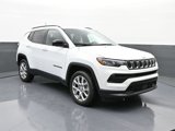 Used 2024 Jeep Compass Latitude image 3
