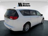 Used 2023 Chrysler Voyager LX image 3