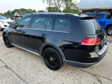 Used 2019 Volkswagen Golf Alltrack S image 4