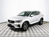 Certified 2025 Volvo XC40 B5 Core image 3