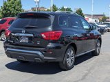 Used 2018 Nissan Pathfinder SL image 3