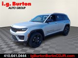 New 2025 Jeep Grand Cherokee Altitude image 2