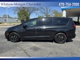 Used 2022 Chrysler Pacifica Touring-L w/ Uconnect Theater Family Group image 2