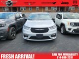 Used 2024 Chrysler Pacifica Select image 3