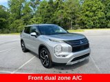Used 2023 Mitsubishi Outlander SE Black Edition image 2