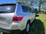Used 2013 Toyota Highlander Plus image 3