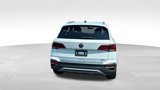Used 2022 Volkswagen Taos SE w/ Panoramic Sunroof Package image 6