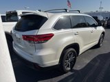 Used 2017 Toyota Highlander XLE image 3