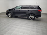 Used 2017 Kia Sorento LX image 3
