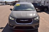 Used 2023 Chrysler Pacifica Touring-L image 3