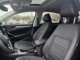 Used 2022 Volkswagen Passat 2.0T SE image 4