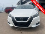 Used 2020 Nissan Versa SV image 3