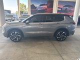 Used 2023 Mitsubishi Outlander SEL image 2