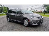 Used 2019 Chrysler Pacifica Touring-L image 3