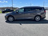Used 2017 Chrysler Pacifica Touring-L Plus w/ Tire & Wheel Group image 2