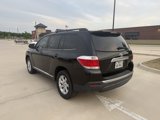 Used 2013 Toyota Highlander FWD image 3