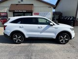 Used 2022 Kia Sorento LX image 2