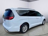 Used 2022 Chrysler Pacifica Touring-L image 6