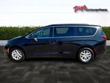 Used 2022 Chrysler Pacifica Touring-L image 4