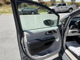 Used 2022 Chrysler Pacifica Touring-L image 3