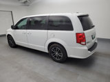 Used 2018 Dodge Grand Caravan SE image 3