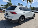 Used 2020 Volkswagen Tiguan SE w/ Panoramic Sunroof Package image 4