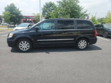 Used 2016 Chrysler Town & Country Touring image 2